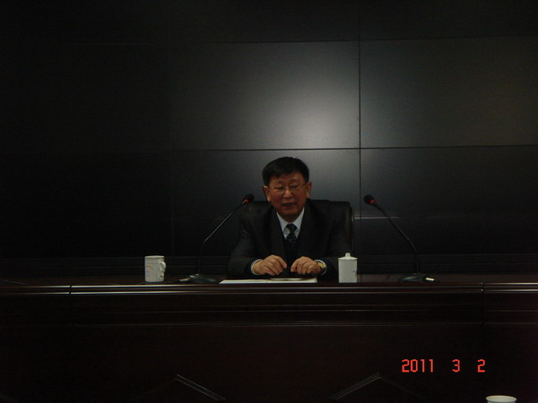 集團董事席華武總經(jīng)理、王重樂副總經(jīng)理，集團書記張正山親臨培訓現(xiàn)場為大家授課