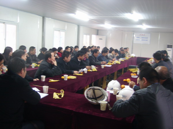 南京棲霞區(qū)馬群街道辦到我公司進行了考察，開展了有關(guān)科學發(fā)展觀的研討會